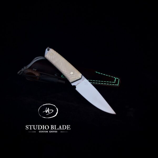 Studio Blade Trapper. A carbon steel bushcraft knife for the fanatic modern outdoorsman/woman!
